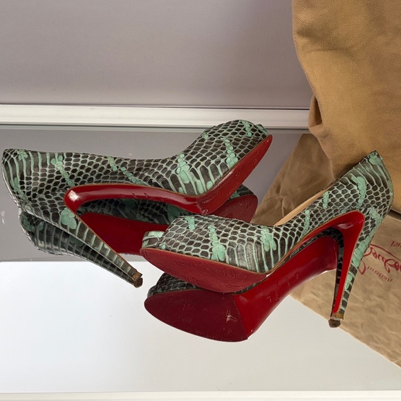 Christian Louboutin Bianca Python Peep Toe Platform Pumps Green Red Sole 39 - Picture 13 of 17